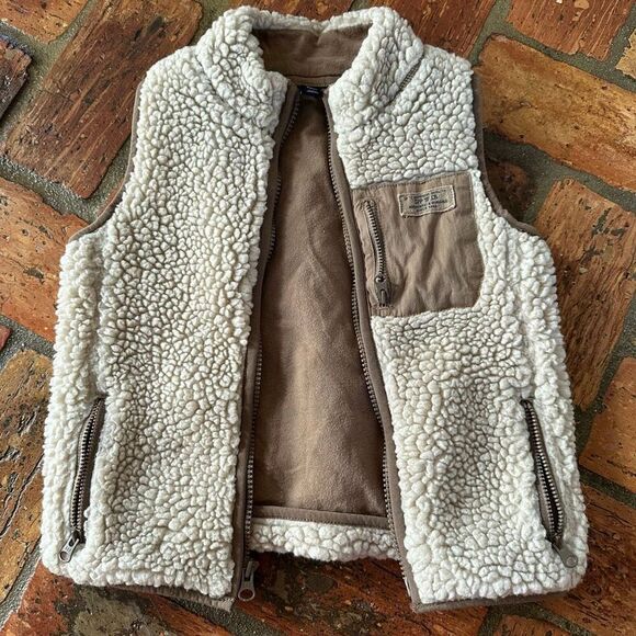Gap Sherpa vest - Picture 1 of 4